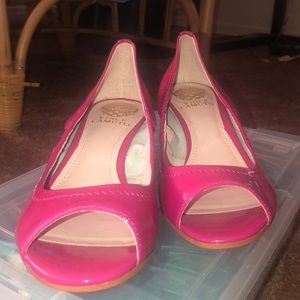 Brand new. No box. Peep toe flats.